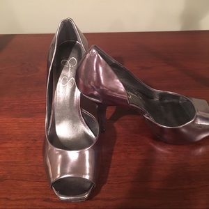 Jessica Simpson Silver Peeptoe Heels.